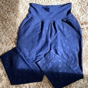 Old Navy Activewear Leggings, size small, super stretchy, capri, curvy waist fit